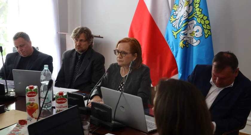 Łowicz. Znamy składy komisji Rady Miejskiej
