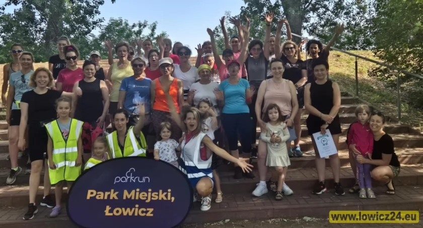 Parkrun w Łowiczu z okazji Dnia Mamy (foto)