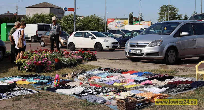 Kolejna sobota z wyprzedażą garażową w Łowiczu (foto)