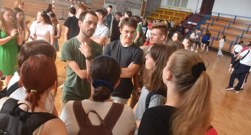 Jan Mela, zdobywca dwóch biegunów, spotkał się z łowicką młodzieżą (foto)
