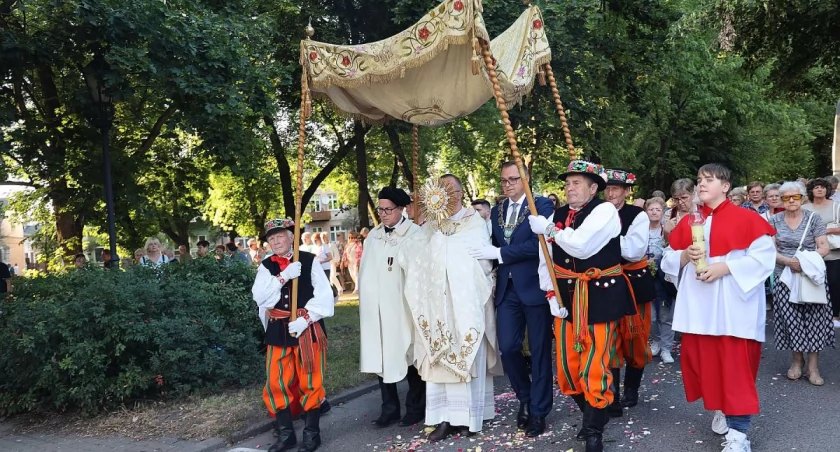 Procesja na zakończenie oktawy Bożego Ciała w Łowiczu (foto, film)