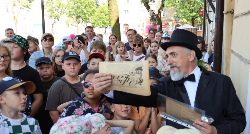 Łowicz. Dzień Dziecka z przewodnikiem PTTK (foto, film)