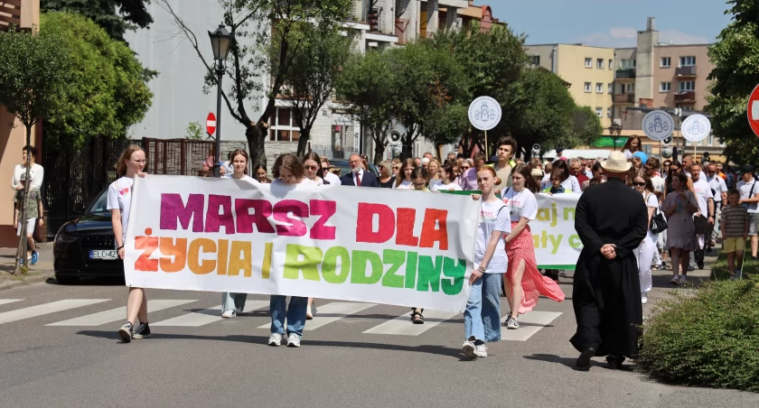 Marsz dla Życia i Rodziny 2024 w Łowiczu (foto, film)