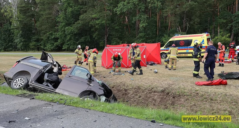 Tragiczny wypadek w Bobrownikach. Cztery osoby nie żyją (foto) AKTUALIZACJA