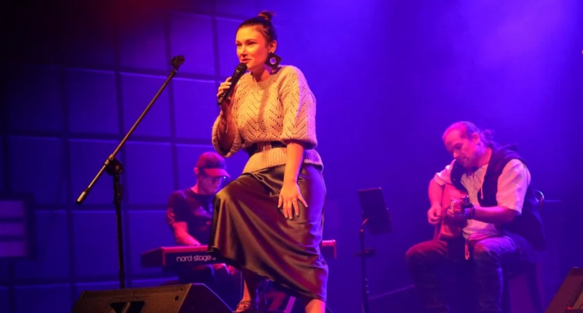 Niepowtarzalne warsztaty i koncert Moniki Urlik w klimatycznej Artystycznej Stodole