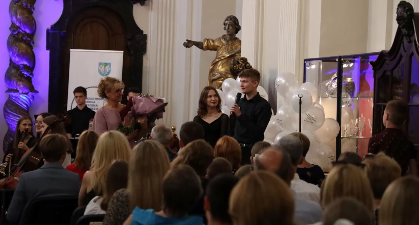 Koncert z okazji 10-lecia Samorządowej Szkoły Muzycznej w Łowiczu (foto, film)
