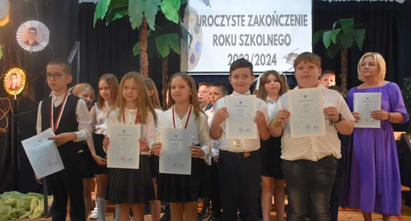 Uczniowie z Popowa mają już wakacje! (foto, film)