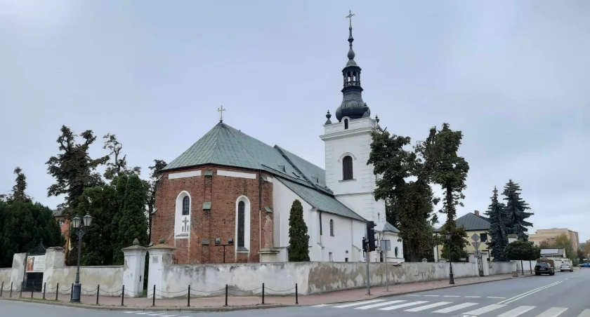 Wakacyjny porządek Mszy świętych w łowickich kościołach