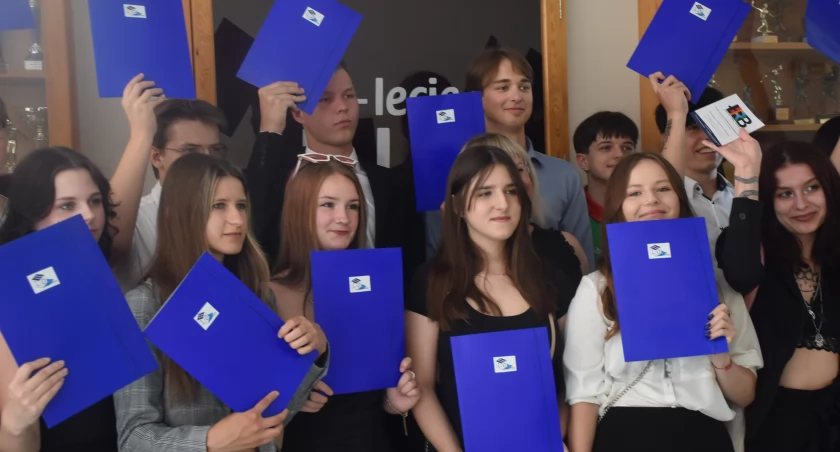 Jak prezentuje się zdawalność matury w szkołach powiatu łowickiego?