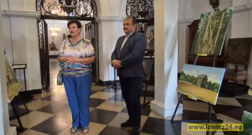 Wernisaż prac młodych licealistów w łowickim muzeum (foto, film)