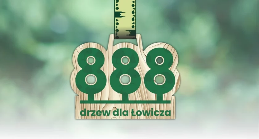Bieg i spacer dla 888 drzew dla Łowicza w Lasku Miejskim