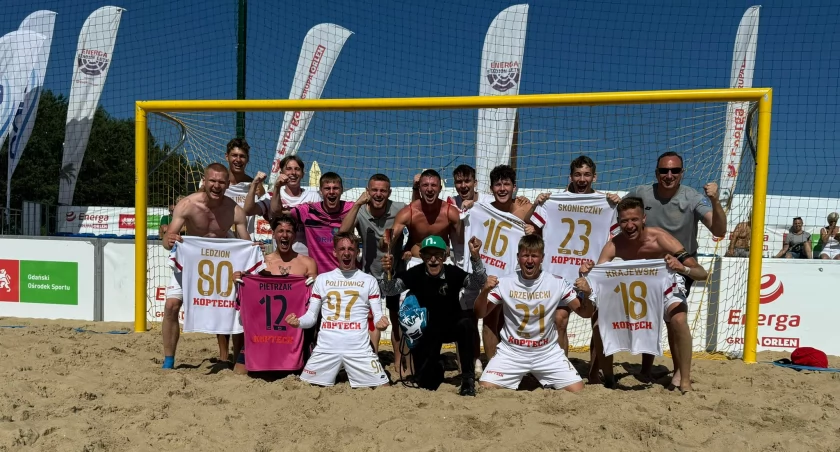 Laktoza Łyszkowice ze srebrnym medalem Pucharu Polski U-21 w beach soccerze 
