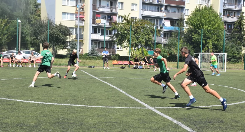 Turniej piłkarski na Zatorzu. Młodzi zawodnicy rywalizują na Orliku (foto,film)[WYNIKI]