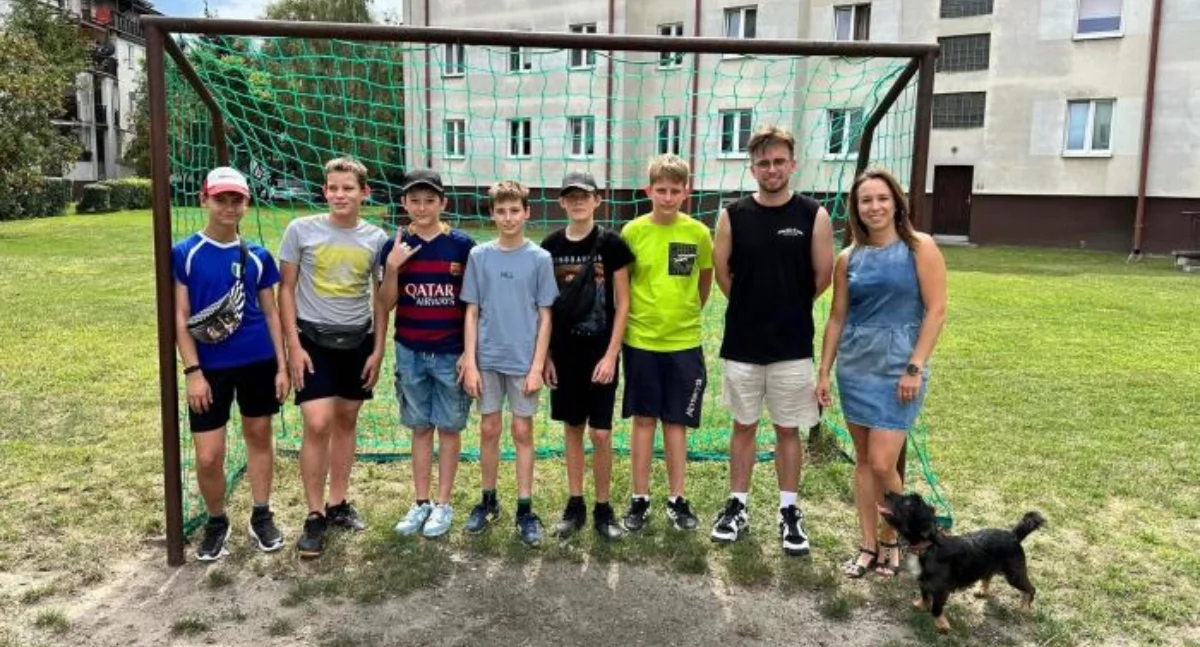 Nowe siatki cieszą już młodych piłkarzy (foto)