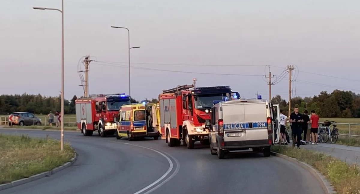 Wypadek z udziałem motocyklisty i rowerzystów - AKTUALIZACJA (foto)