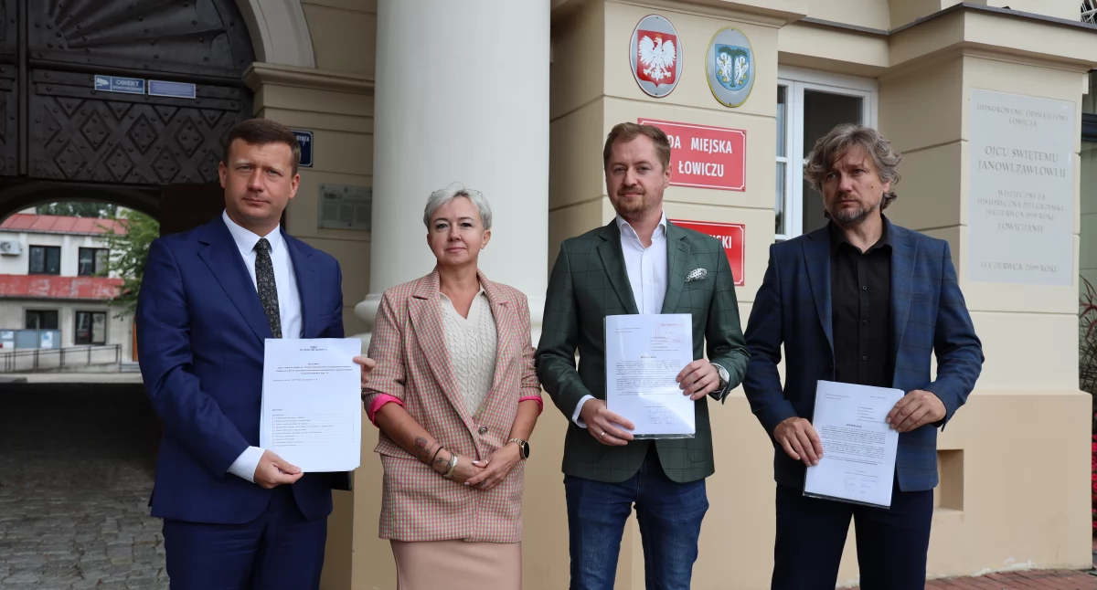 Łowicz. Konferencja prasowa radnych PiS-u ws. budowy tunelu (foto, film)