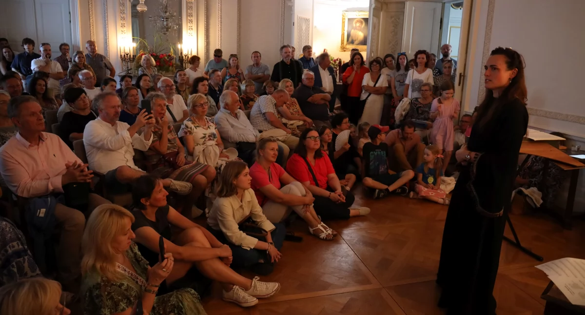 Nieborów. Zwiedzanie ogrodu i koncert Anny Krysztofiak (foto, film)