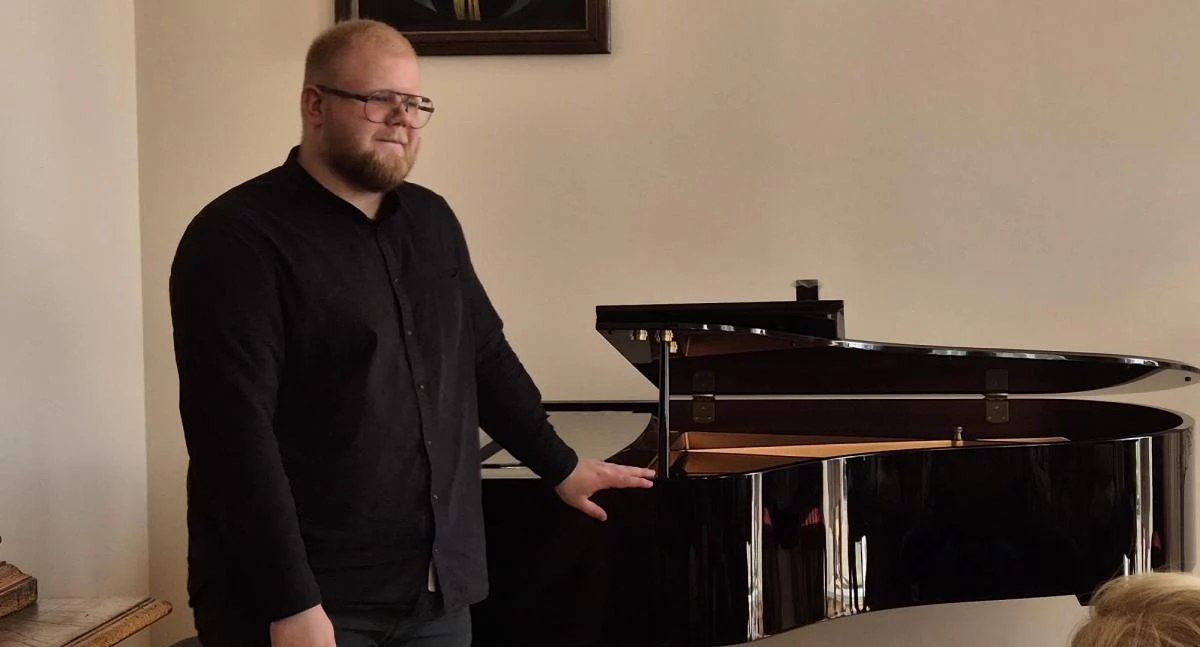 Młodzi artyści po raz kolejny zagościli w walewickim pałacu (foto, film)