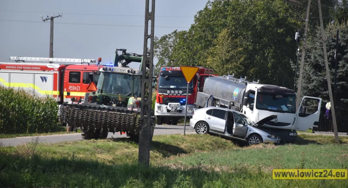 Wypadek osobówki z cysterną (foto) AKTUALIZACJA