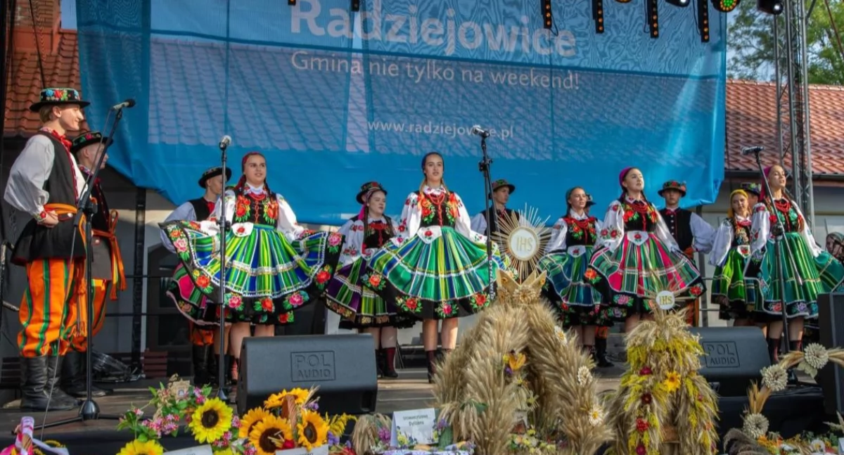 Pracowite dni Zespołu Pieśni i Tańca Blichowiacy (foto)
