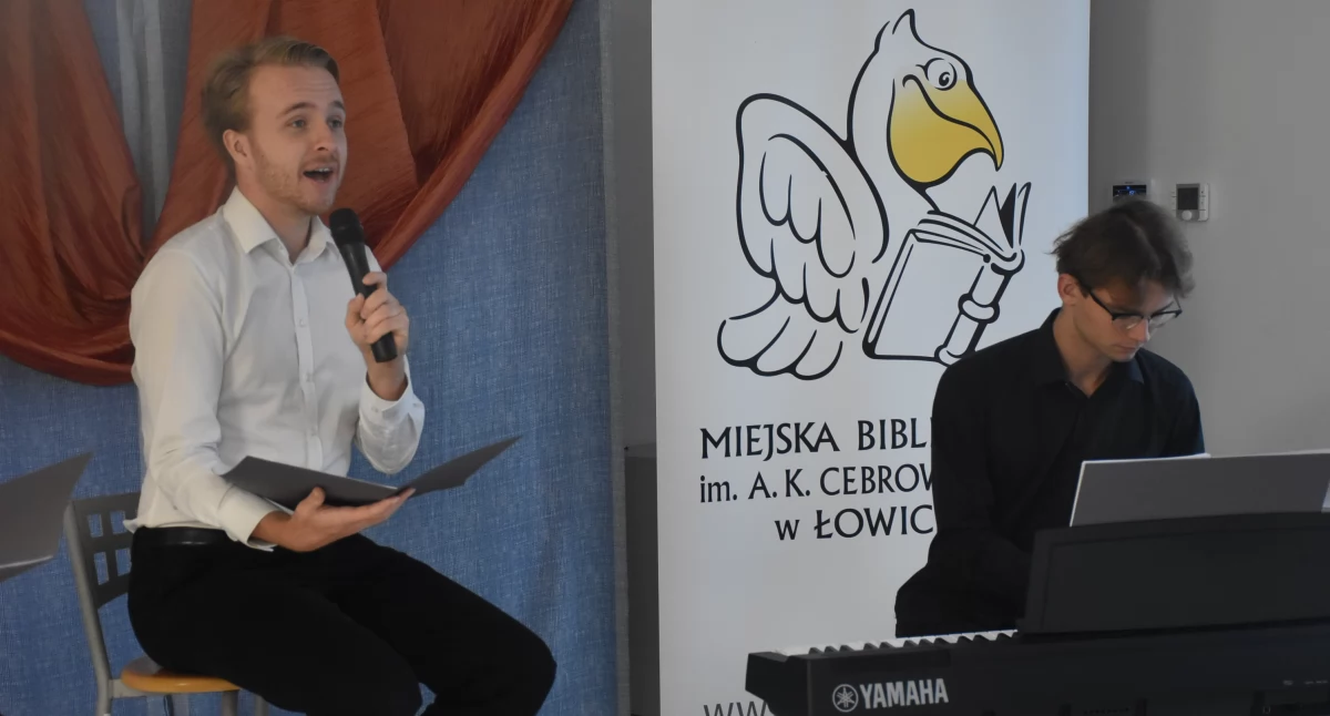 Narodowe Czytanie w Miejskiej Bibliotece w Łowiczu (foto,film)