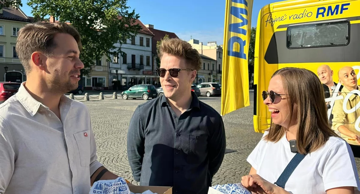 Fajny Żółty Kamper RMF FM odwiedził Łowicz (foto, film)