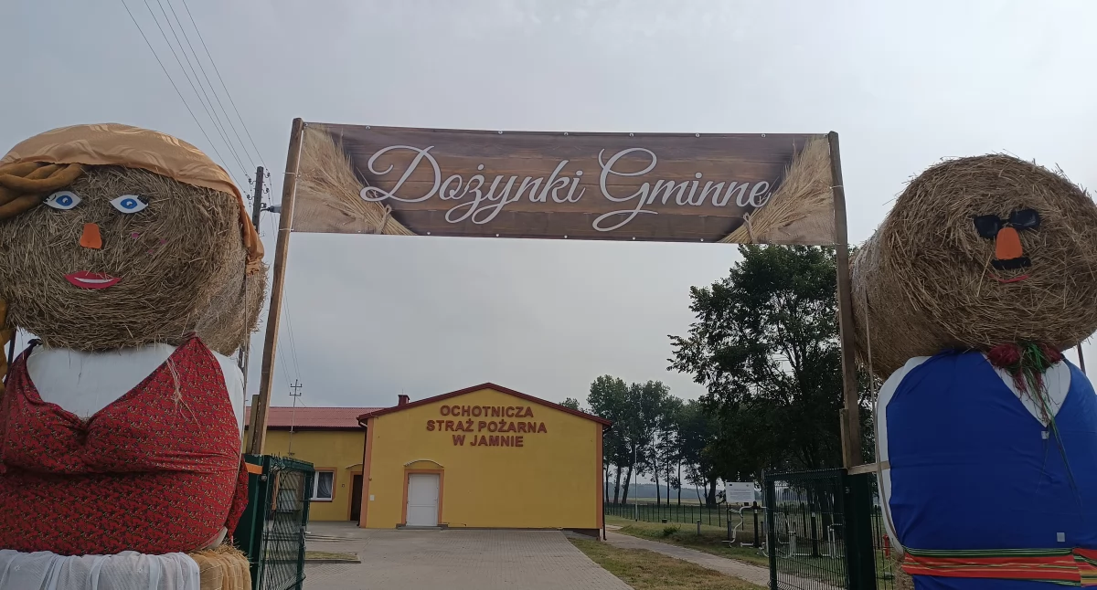 Słomiane ozdoby zachęcają do udziału w Gminnych Dożynkach w Jamnie (foto)