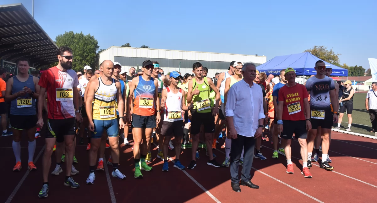 Łowicki Półmaraton Jesieni z dużą frekwencją (foto,film)[WYNIKI]