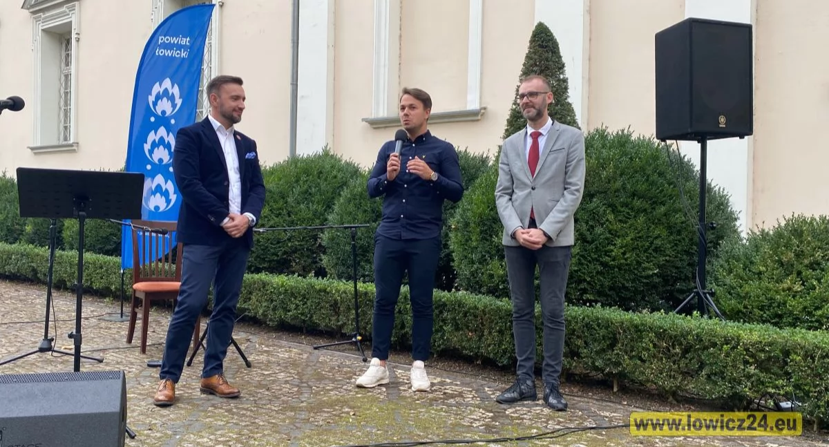 Zmodernizowana fontanna, przy dźwiękach muzyki oddana mieszkańcom (foto, film)