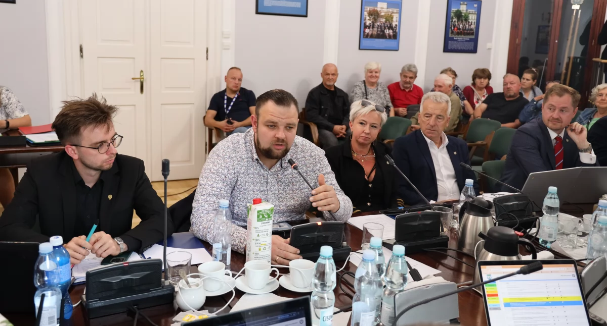 Łowicz. Bez decyzji w sprawie sprzedaży mieszkań komunalnych (foto)