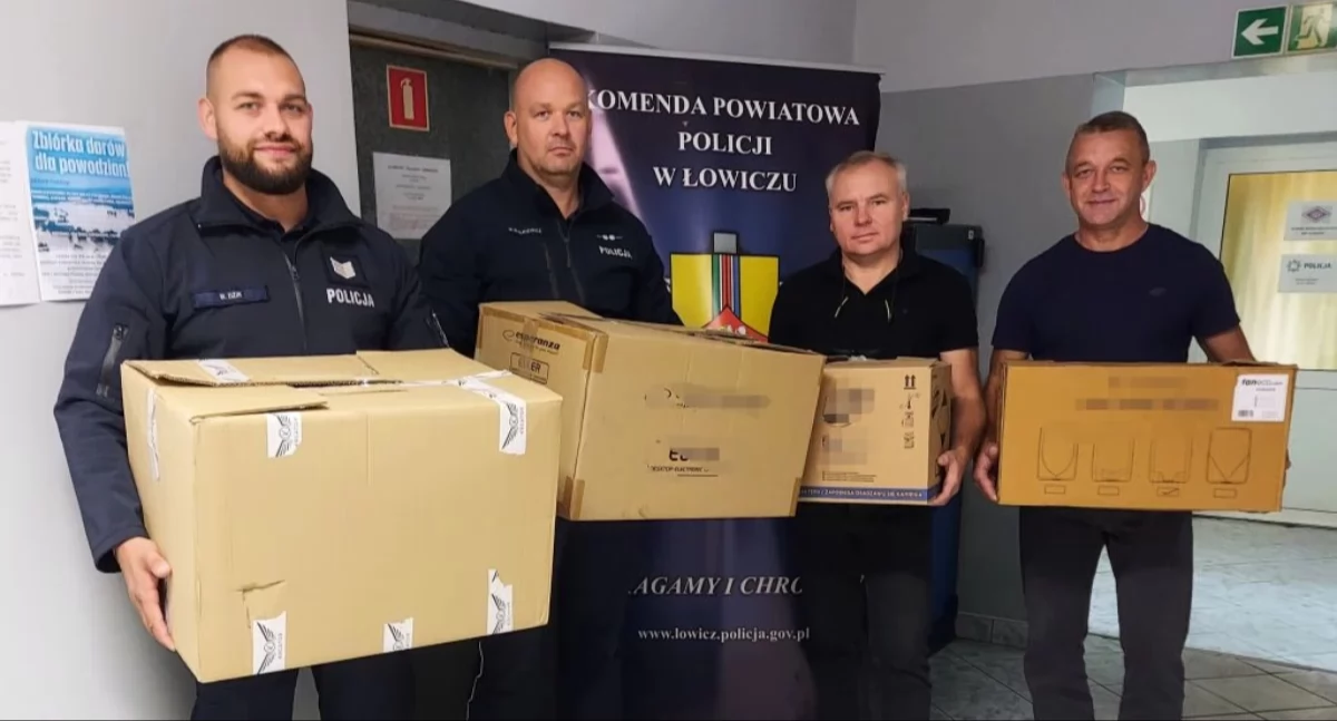 Łowiccy funkcjonariusze wspomogli poszkodowanych w powodzi kolegów (foto)