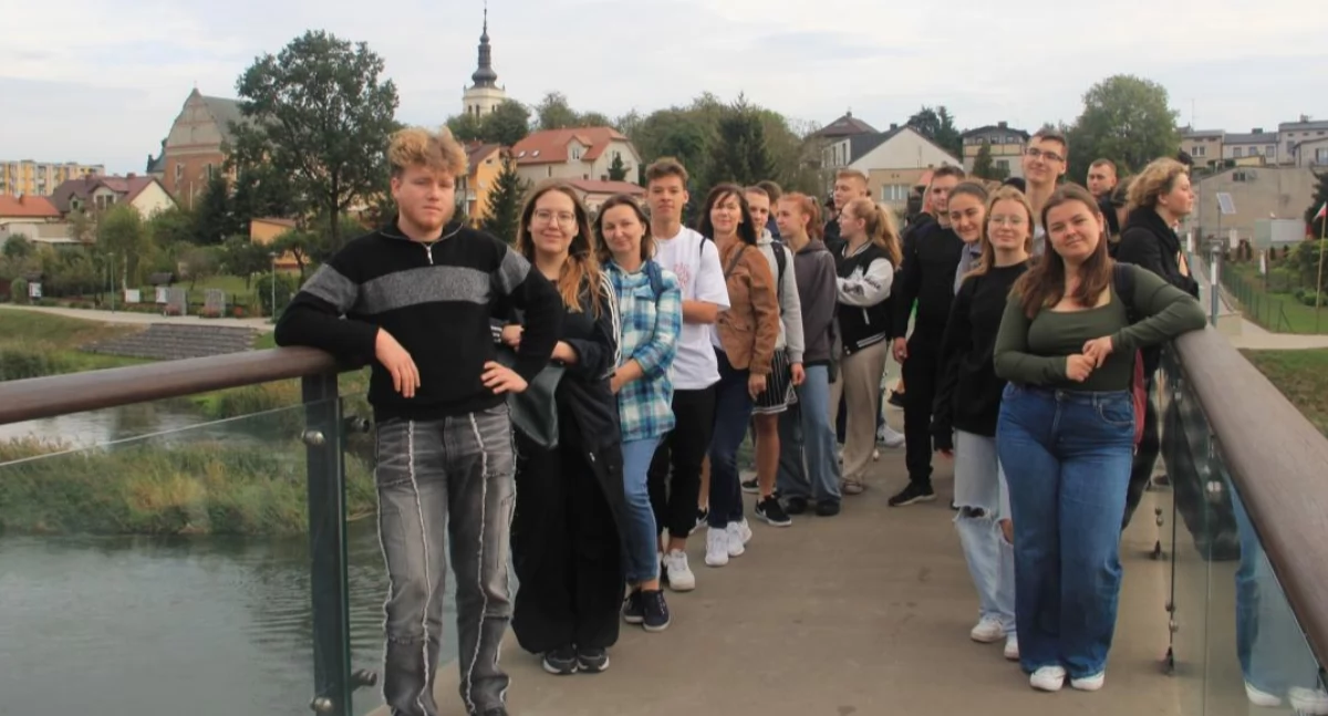 Uczniowie ze Zduńskiej Dąbrowy w nagrodę pojechali do Uniejowa! (foto)