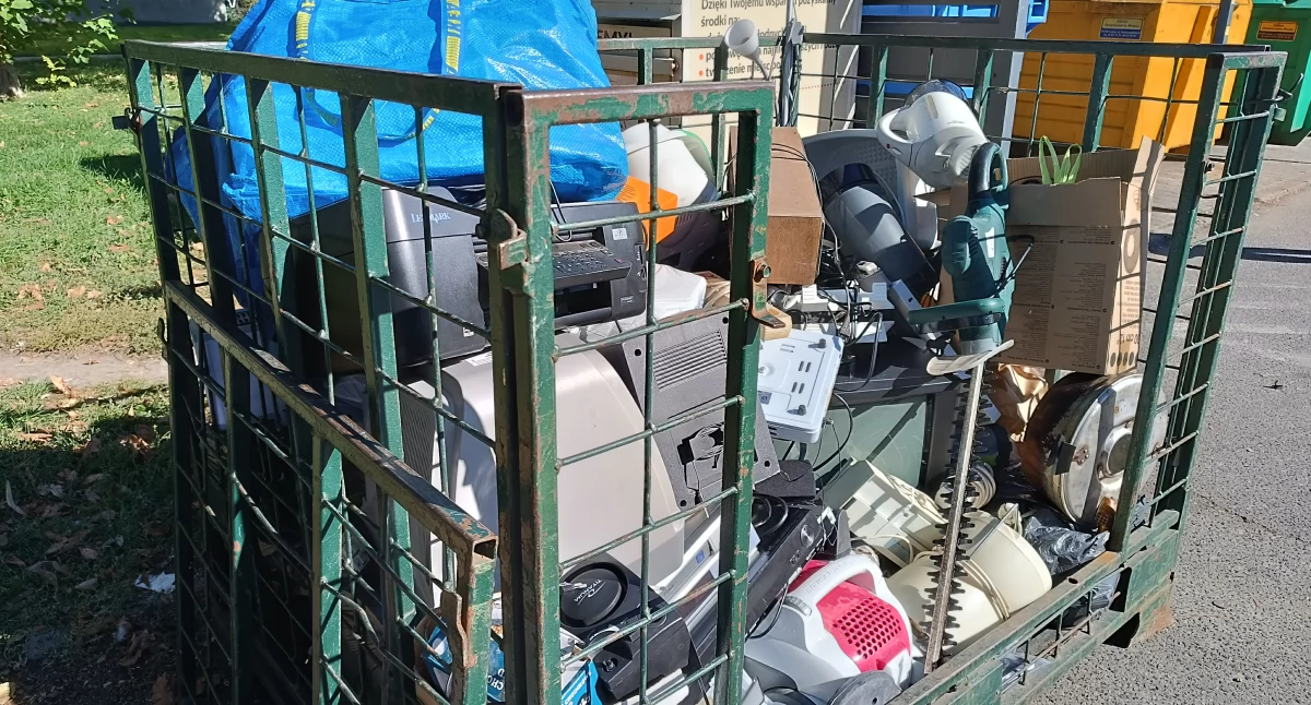 Trwa zbiórka elektrośmieci na łowickich osiedlach (foto)