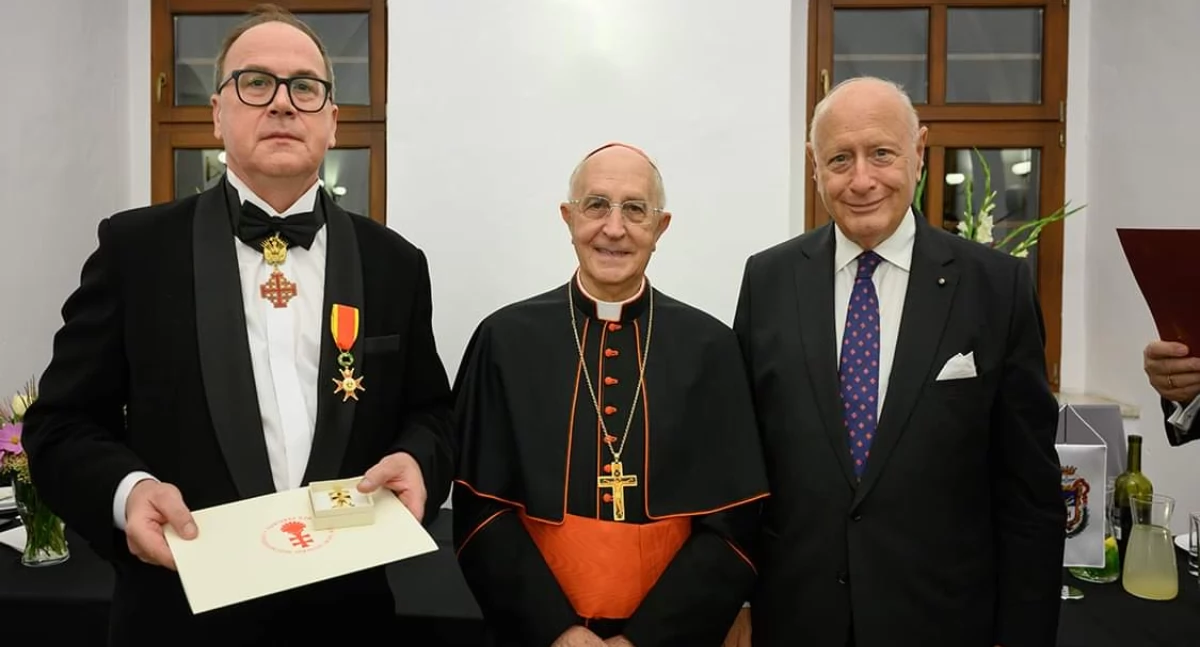 Jacek Rutkowski odznaczony przez papieża Franciszka 