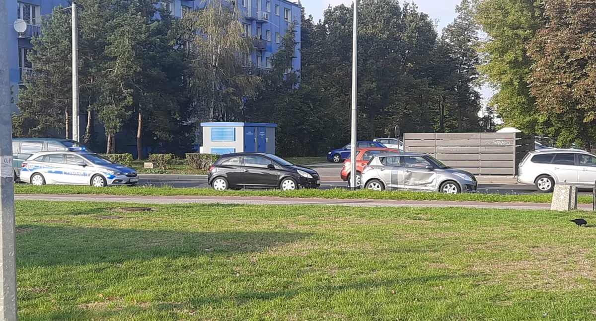 Niegroźna kolizja na ulicy Broniewskiego w Łowiczu