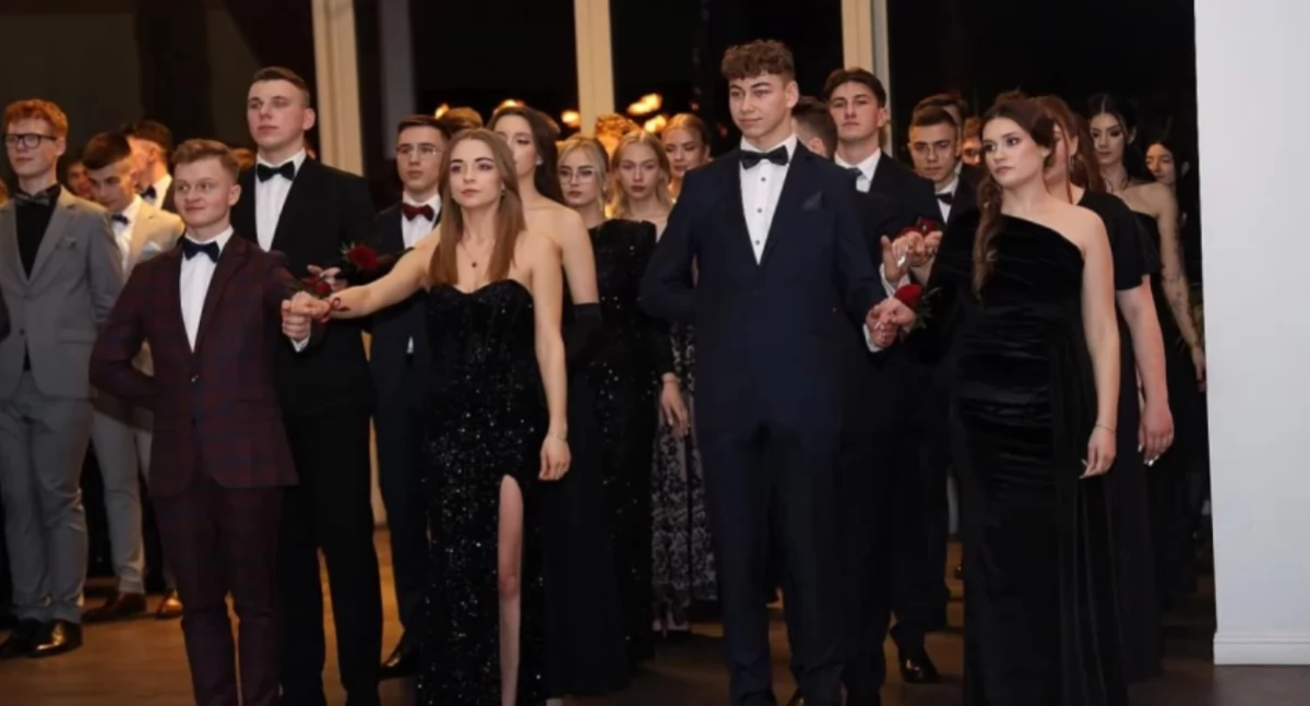 Studniówki 2025 w powiecie łowickim. Znamy miejsca i terminy balów maturzystów