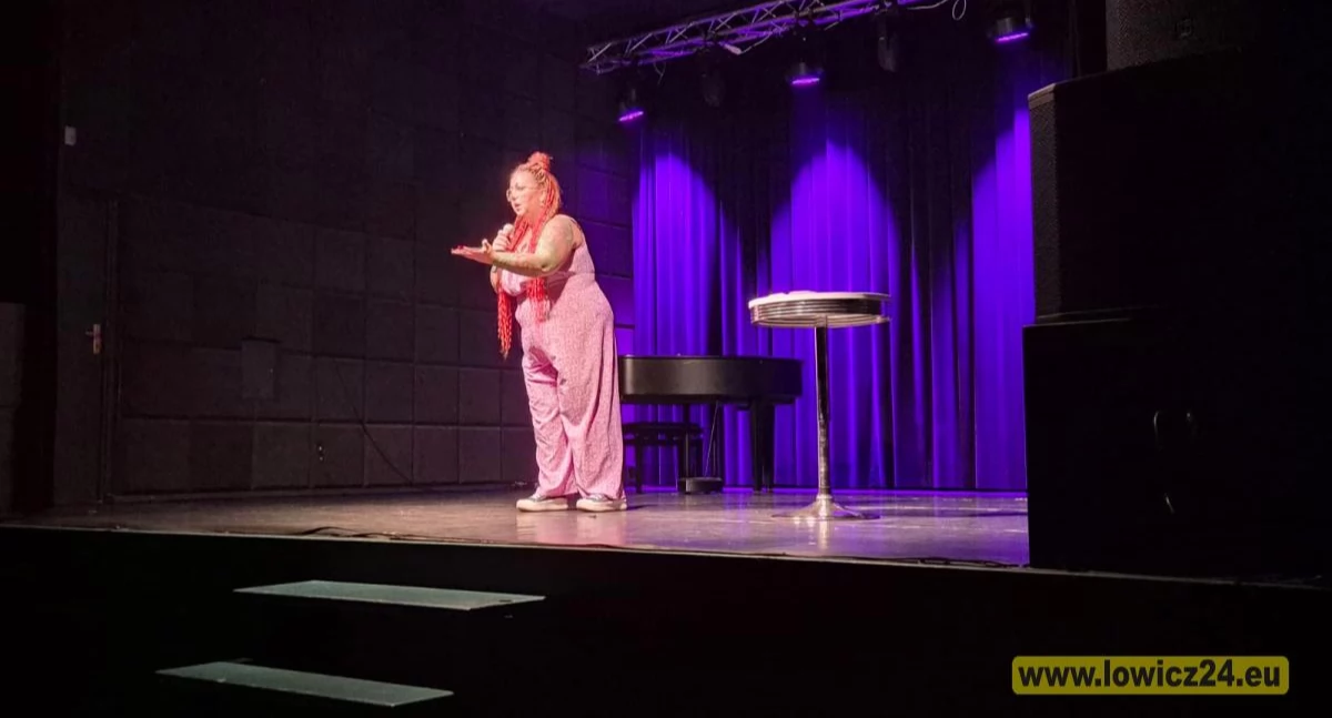 „Mama Na Obrotach” podbiła serca łowickiej publiczności (foto, film)