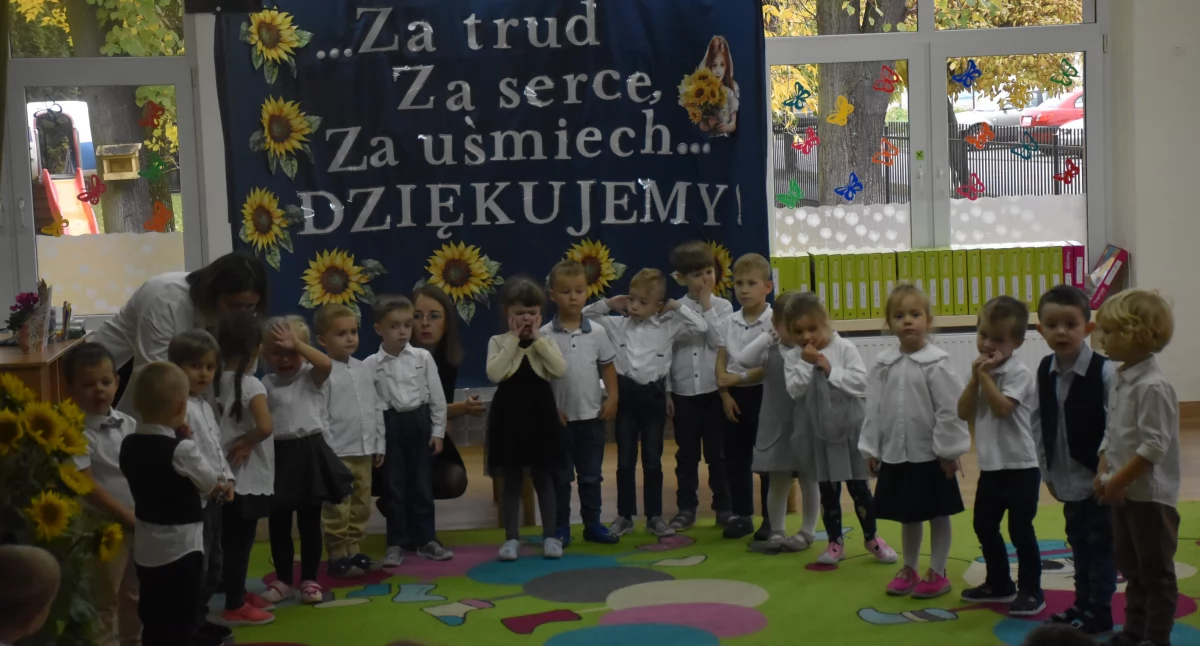 Dzień Nauczyciela w Przedszkolu nr 5 Jaś i Małgosia (foto, film)