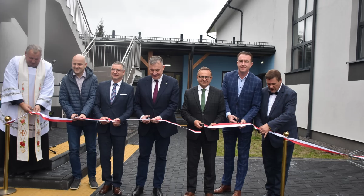 W Skaratkach otwarto nowe szkolne skrzydło wraz z salą gimnastyczną (foto)