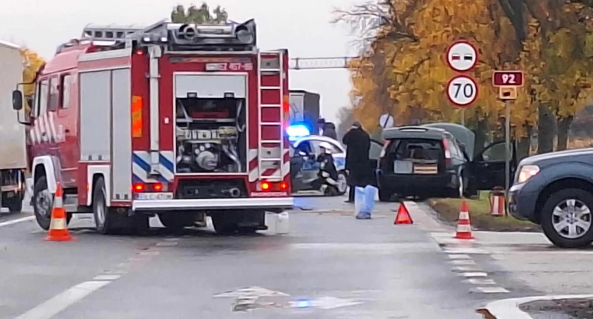 Kompina. Zderzenie trzech pojazdów, jedna osoba poszkodowana [AKTUALIZACJA]