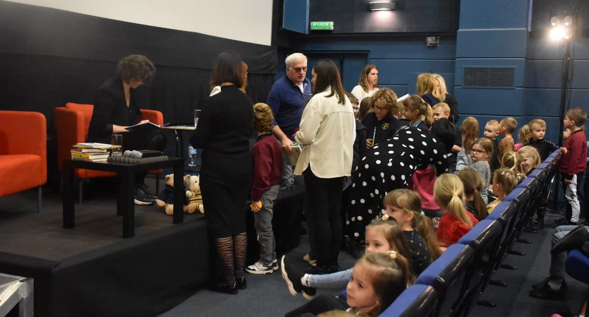 Katarzyna Wasilkowska spotkała się z młodzieżą w Łowickim Ośrodku Kultury (foto,film)