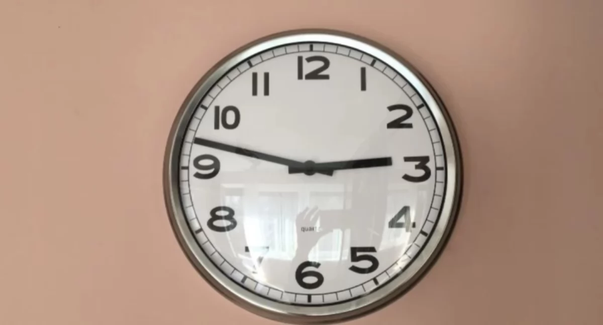 Zmiana czasu z letniego na zimowy już w ten weekend! Pośpimy godzinę dłużej