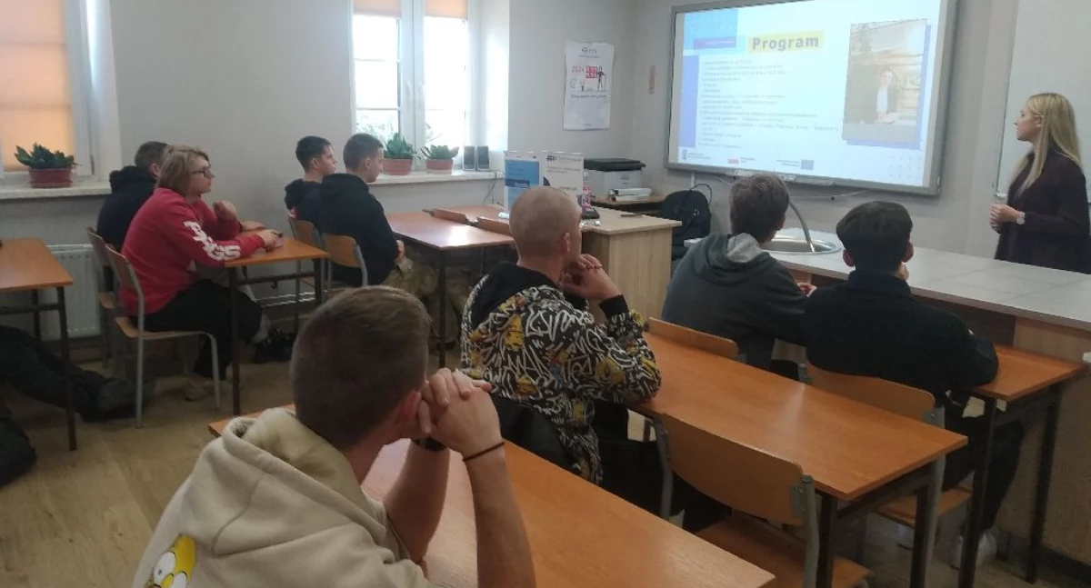 Lekcja o Funduszach Europejskich w ZST w Łowiczu (foto)