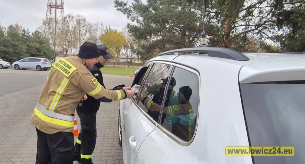 Zaparkuj u strażaków z Łowicza i wspomóż zbiórkę dla Łukasza Sędala (foto)