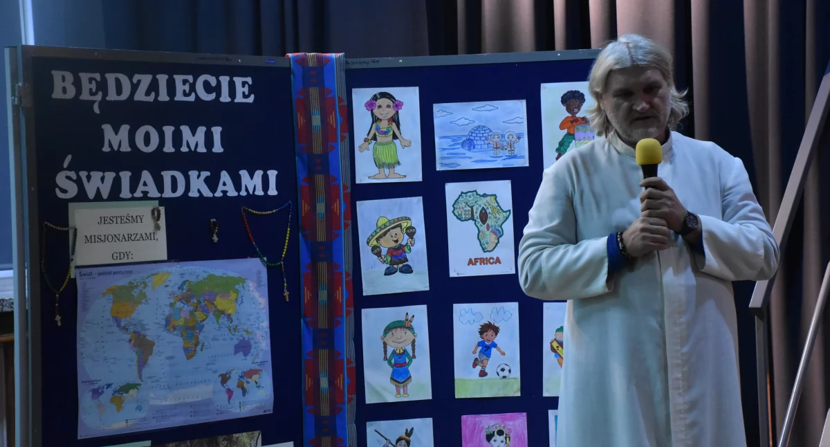 Misjonarz z Afryki odwiedził szkołę w Popowie (foto,film)