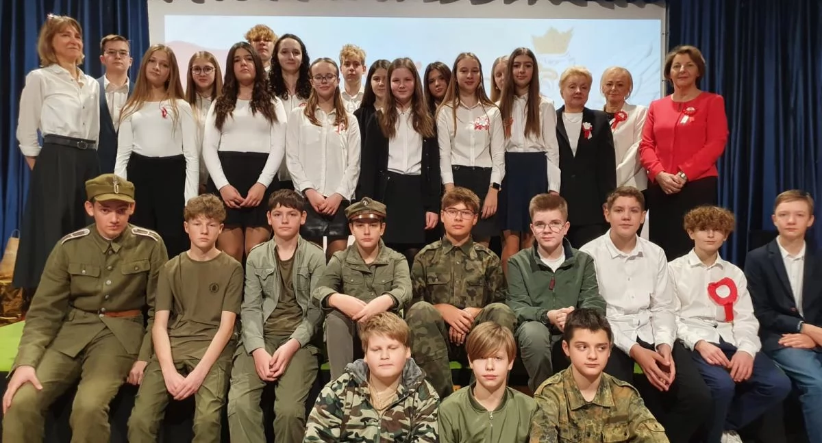 W łowickiej Dwójce o odzyskaniu przez Polskę niepodległości (foto)