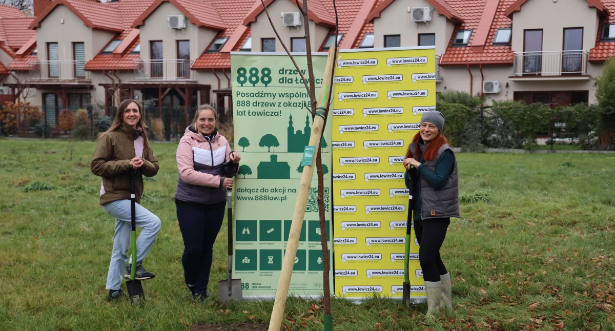 Posadziliśmy drzewo w ramach akcji „888 drzew dla Łowicza”! (foto)