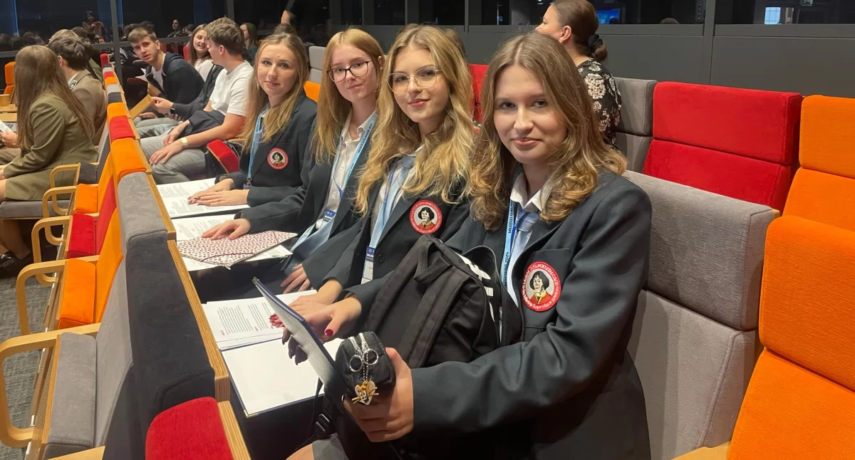 Uczennice II LO na ogólnopolskiej konferencji: Młodzi o klimacie