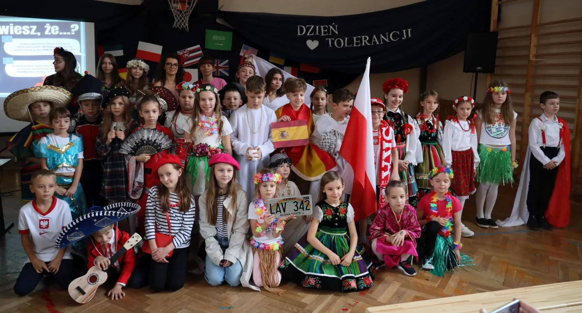 Dzień Tolerancji w SP nr 1 w Łowiczu (foto)