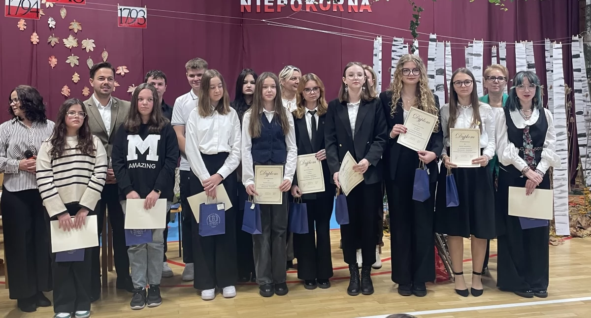 I LO w Łowiczu. Młodzi poeci są wśród nas (foto)